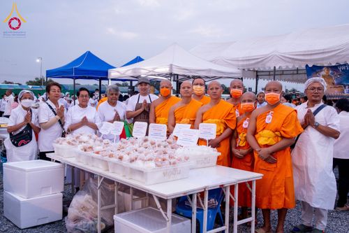 ภาพ No.118069:พิธีถวายภัตตาหารเป็นสังฆทาน แด่คณะพระธรรมยาตรา ปีที่ 12 วันที่ 24 มกราคม พ.ศ. 2567 ณ อนุสรณ์สถานบางนางแท่น จ.นครปฐม