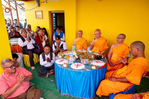 ภาพ No.212926:วันที่ 14 - 15 มีนาคม พ.ศ. 2568 คณะสงฆ์และสามเณรเดินธรรมยาตรา ในโครงการบวชสามเณรเนปาล 500 รูป ไปยังสถานที่รอบมายาเทวีและลุมพินีเกรด ณ ลุมพินี ประเทศเนปาล