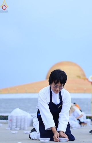 ภาพ No.138054:V.42 ก่อน กลาง เก็บ บุญวันวิสาขบูชา การเตรียมงาน การปฏิบัติงาน และการเก็บงาน ของเจ้าหน้าที่หน่วยงานต่างๆ วันวิสาขบูชา พุธที่ 22 พฤษภาคม พ.ศ. 2567