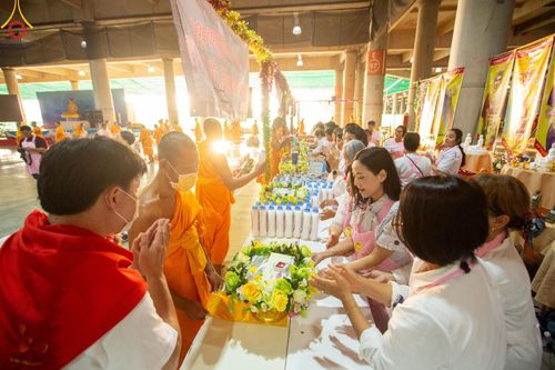 ภาพ No.123599:พิธีถวายสลากภัต แด่พระภิกษุสงฆ์ เพื่อโครงการธรรมยาตรา กตัญญูบูชา มหาปูชนียาจารย์ พระมงคลเทพมุนี (สด จนฺทสโร) พระผู้ปราบมาร อนุสรณ์สถาน 7 แห่ง ปีที่ 12 ระหว่างวันที่ 2 - 31 มกราคม พ.ศ.2567