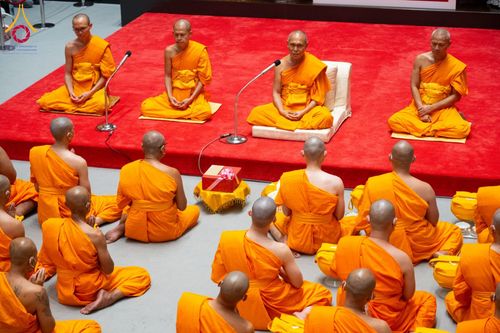 ภาพ No.62138:พิธีอุปสมบทในโครงการอุปสมบทหมู่ บูชาธรรมหลวงพ่อธัมมชโย พ.ศ.2567 ณ อุโบสถ วัดพระธรรมกาย จ.ปทุมธานี วันที่ 13-15 เมษายน พ.ศ. 2567