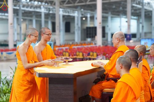 ภาพ No.153222:พิธีมุทิตาสักการะ พระภิกษุ-สามเณร ผู้สอบไล่ได้เปรียญธรรม ประโยค 1-2 ถึงประโยค ป.ธ.9 และบาลีศึกษา ประโยค1-2 ถึง บ.ศ.9 , พิธีมอบดวงแก้วสามเณรผู้ทรงบาลีไวยากรณ์ วัดพระธรรมกาย และ ศูนย์ส่งเสริมศีลธรรมในประเทศและต่างประเทศ วันอาทิตย์ที่ 8 กันยายน พ.ศ.2567