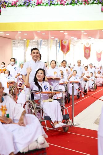 ภาพ No.251584:วันที่ 10 ตุลาคม พ.ศ. 2568 พิธีทอดผ้าป่าสมทบกฐินวัดพระธรรมกาย และสมทบกฐิน 30,000 กว่าวัดทั่วประเทศ ครั้งที่ 3 ณ สภาธรรมกายสากล วัดพระธรรมกาย