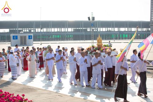 ภาพ No.209666:วันอาทิตย์ที่ 2 มีนาคม พ.ศ. 2568 พิธีภาคบ่าย สัมมนาพิเศษ, ปฏิบัติธรรม พิธีรับมอบพระบรมสารีริกธาตุ ณ สภาธรรมกายสากล วัดพระธรรมกาย