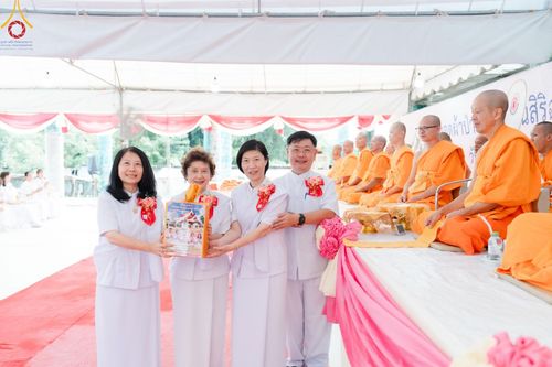 ภาพ No.158138:พิธีทอดผ้าป่า ติดตั้งแผ่นสิริฉะทะนะรัสมี(หลังคา) อาคาร 80 ปี หลวงพ่อธัมมชโย วันอาทิตย์ที่ 22 กันยายน พ.ศ. 2567 ณ ศูนย์ปฏิบัติธรรมวิหารแดง อ.วิหารแดง จ.สระบุรี