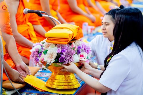 ภาพ No.195227:พิธีทอดผ้าป่าทำนุบำรุงศาสนสถาน ณ วัดพรสวรรค์ ต.หนองบ่อ อ.สองพี่น้อง จ.สุพรรณบุรี ในโครงการธรรมยาตรา กตัญญูบูชา มหาปูชนียาจารย์ พระมงคลเทพมุนี(สด จนฺทสโร) พระผู้ปราบมาร อนุสรณ์สถาน 7 แห่ง ปีที่ 13 วันที่ 13 มกราคม พ.ศ. 2568