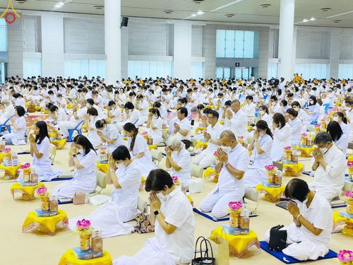 ภาพ No.85796:พิธีถวายคิลานเภสัชและอุปกรณ์การแพทย์ บูชาธรรมเนื่องในวันธรรมชัย วันที่ 19 สิงหาคม พ.ศ. 2566 ณ ห้องแก้วสารพัดนึก วัดพระธรรมกาย