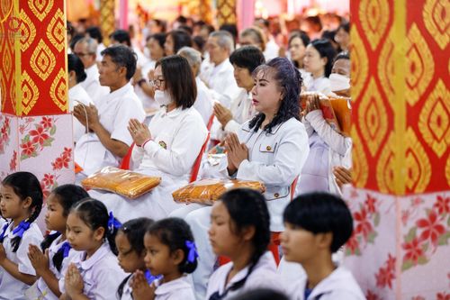 ภาพ No.203541:พิธีทอดผ้าป่าทำนุบำรุงศาสนสถาน ณ วัดตะเคียน ตำบลบางคูเวียง อำเภอบางกรวย จังหวัดนนทบุรี ในโครงการธรรมยาตรา กตัญญูบูชา มหาปูชนียาจารย์ พระมงคลเทพมุนี(สด จนฺทสโร) พระผู้ปราบมาร อนุสรณ์สถาน 7 แห่ง ปีที่ 13 วันที่ 29 มกราคม พ.ศ. 2568