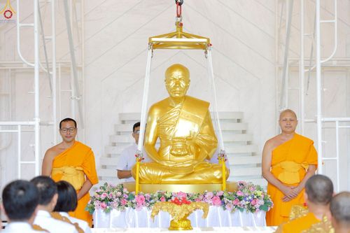 ภาพ No.249209:วันที่ 20 กันยายน พ.ศ. 2568 พิธีประดิษฐานรูปหล่อหลวงปู่วัดปากน้ำ ภาษีเจริญ ณ วิหารพระมงคลเทพมุนี (สด จนฺทสโร) ศูนย์ปฏิบัติธรรมภูเก็ต จ.ภูเก็ต