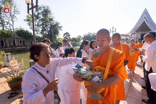 ภาพ No.275887:วันพุธที่ 3 ธันวาคม พ.ศ. 2568 พิธีบรรพชาอุปสมบท โครงการอุปสมบทบูชาธรรมมหาปูชนียาจารย์ ศูนย์อบรม : ศูนย์ส่งเสริมศีลธรรม จ.พะเยา ณ โบราณสถานพระธาตุจอมทอง และ โบสถ์กลางน้ำ วัดพระธาตุศรีโคมคำ อำเภอเมือง จังหวัดพะเยา