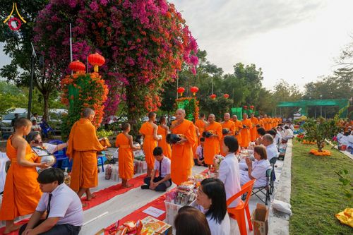 ภาพ No.206788:พิธีตักบาตรพระ 1,000 รูป ปืที่ 7 วันอาทิตย์ที่ 9 กุมภาพันธ์ พ.ศ. 2568 ณ วัดห้วยตองสัก อำเภอจอมทอง จังหวัดเชียงใหม่