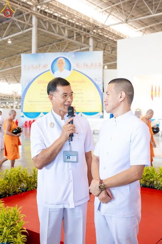 ภาพ No.143420:พิธีตักบาตร ข้าวสารอาหารแห้ง ณ บ้านแก้วเรือนทองคุณยายฯ และ พิธีบูชาข้าวพระ  ณ สภาธรรมกายสากล วัดพระธรรมกาย วันอาทิตย์ที่ 7 กรกฎาคม พ.ศ. 2567