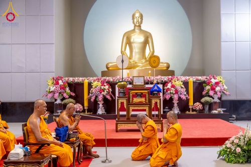 ภาพ No.231270:วันพฤหัสบดีที่ 3 กรกฏาคม พ.ศ. 2568 พิธีมุทิตาสักการะพระภิกษุนาคหลวง พระมหาพนาวัฒน์ ธมฺมนฺตคามี (จันทร์เผือก) เปรียญธรรม ๙ ประโยค ณ วัดพระธรรมกาย ปทุมธานี