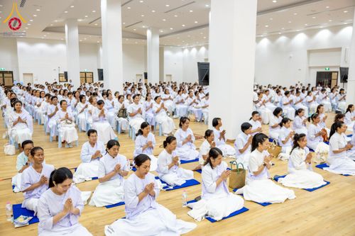 ภาพ No.221886:โครงการปฏิบัติธรรมอบรมศีลธรรม “บวชอุบาสิกาแก้ว” ถวายเป็นพระราชกุศลแด่พระบาทสมเด็จพระเจ้าอยู่หัว เนื่องในโอกาสมหามงคล “วันฉัตรมงคล”  ระหว่างวันที่ 2 – 4 พฤษภาคม 2568  ณ อาคาร 115 ปี คุณยายอาจารย์ฯ