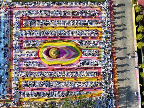 ภาพ No.195496:พิธีต้อนรับพระธรรมยาตรา ณ อนุสรณ์สถานลำดับที่ 4 สถานที่เกิดด้วยกายธรรม วัดโบสถ์(บน) ต.บางคูเวียง จ.นนทบุรี ในโครงการธรรมยาตรา กตัญญูบูชา มหาปูชนียาจารย์ พระมงคลเทพมุนี(สด จนฺทสโร) พระผู้ปราบมาร อนุสรณ์สถาน 7 แห่ง ปีที่ 13 วันที่ 15 มกราคม พ.ศ. 2568