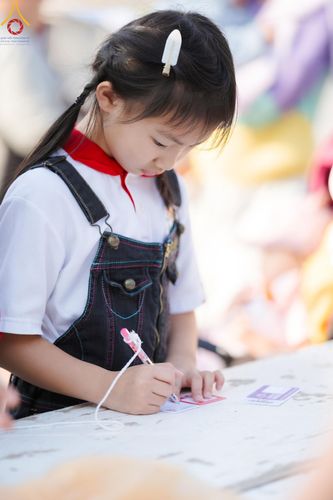 ภาพ No.193891:วัดพระธรรมกาย จัดงานวันเด็กแห่งชาติ ประจำปี พ.ศ.2568 ออกร้านอาหาร 200 ร้าน มอบของขวัญหลายหมื่นชิ้น วันที่ 12 มกราคม พ.ศ. 2568 วัดพระธรรมกาย อ.คลองหลวง จ.ปทุมธานี
