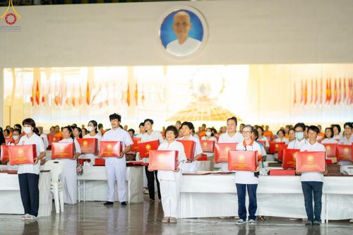 ภาพ No.210900:วันที่ 15 มีนาคม พ.ศ. 2568  บุญบรรจุกล่องไทยธรรม เพื่อถวายแด่พระสังฆาธิการ 40,000 กว่าวัดทั่วไทย ในวันคุ้มครองโลก 22 เมษายน พ.ศ. 2568