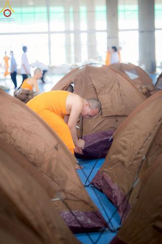 ภาพ No.218292:วันที่ 12-18 เมษายน พ.ศ. 2568 พระภิกษุและเจ้าหน้าที่อาสาสมัคร เตรียมพื้นที่ต้อนรับพักค้างพระสังฆาธิการ เนื่องในงานวันคุ้มครองโลก 22 เมษายน พ.ศ. 2568