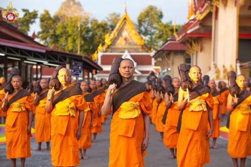 ภาพ No.197086:พระธรรมยาตราปฏิบัติธรรม และถ่ายภาพหมู่ประวัติศาสตร์ ณ วัดโบสถ์(บน) ตำบลบางคูเวียง อำเภอบางกรวย จังหวัดนนทบุรี ในโครงการธรรมยาตรา กตัญญูบูชา มหาปูชนียาจารย์ พระมงคลเทพมุนี(สด จนฺทสโร) พระผู้ปราบมาร อนุสรณ์สถาน 7 แห่ง ปีที่ 13 วันที่ 18 มกราคม พ.ศ. 2568