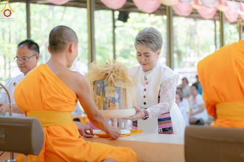 ภาพ No.135076: พิธีบรรพชาสามเณร  พิธีตักบาตรฉลองสามเณรใหม่ วันที่ 1 เมษายน พ.ศ.2567 ในโครงการบรรพชาสามเณรฟื้นฟูพระพุทธศาสนาทั่วไทย ณ ศูนย์ปฏิบัติธรรมแก้วเมืองเลย