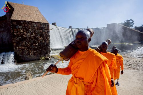 ภาพ No.232866:วันที่ 1 กรกฏาคม พ.ศ. 2568 Dhammayatra in South Africa 2025 ธรรมยาตราแอฟริกาใต้ — เส้นทางแห่งสติ สมาธิ และปัญญา ธรรมทายาทที่ได้อบรมโครงการบรรพชาอุปสมบทหมู่ครั้งที่ 2 ณ วัดพระธรรมกายโจฮันเนสเบิร์ก ประเทศแอฟริกาใต้