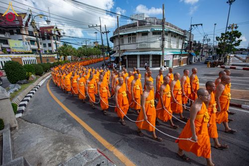 ภาพ No.211390:วันอาทิตย์ที่ 16 มีนาคม พ.ศ. 2568 ธรรมยาตราอัญเชิญพระบรมสารีริกธาตุ รอบเมืองปัตตานี ประดิษฐาน ณ ปทุมเจดีย์ เจดีย์พระพุทธเจ้า 5 พระองค์  ศูนย์อบรมเยาวชนปัตตานี