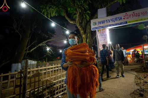 ภาพ No.98634:พิธีทอดกฐินสมทบวัดกัลยาณมิตรต่างประเทศ ณ วัดราชบัณนะวิหาร เมืองรังกามาติ ประเทศบังกลาเทศ วันศุกร์ที่ 24 พฤศจิกายน พ.ศ. 2566