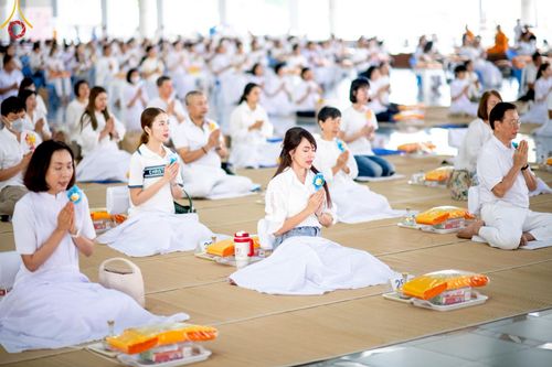 ภาพ No.213296:วันศุกร์ที่ 28 มีนาคม พ.ศ. 2568 (วันพระ แรม 15 ค่ำ เดือน 4) พิธีบุพเปตพลี ครั้งที่ 161 ร่วมอุทิศบุญแด่หมู่ญาติที่ล่วงลับไปแล้ว และสืบทอดอายุพระพุทธศาสนา ณ หอฉันคุณยายอาจารย์ฯ วัดพระธรรมกาย