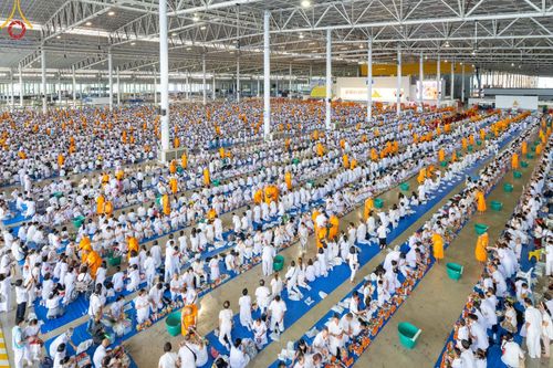 ภาพ No.124451:พิธีตักบาตรในวันมาฆบูชา ณ บ้านแก้วเรือนทองคุณยายฯ วัดพระธรรมกาย จ.ปทุมธานี วันเสาร์ที่ 24 กุมภาพันธ์ พ.ศ. 2567