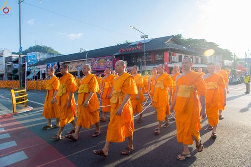 ภาพ No.248745:วันที่ 20 กันยายน พ.ศ. 2568 พิธีอัญเชิญรูปหล่อหลวงปู่วัดปากน้ำ ภาษีเจริญ จากวัดมงคลนิมิตร พระอารามหลวง เพื่อประดิษฐาน ณ วิหารพระมงคลเทพมุนี (สด จนฺทสโร)  ศูนย์ปฏิบัติธรรมภูเก็ต จ.ภูเก็ต