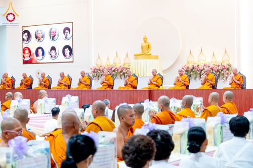 ภาพ No.149456:พิธีทักษิณานุปทานแด่บรรพชนตระกูลผ่องสวัสดิ์ และหมู่ญาติที่ล่วงลับไปแล้ว ประจำปี ครั้งที่ 19 วันพฤหัสบดีที่ 22 สิงหาคม พ.ศ. 2567 ณ พระมหาเจดีย์ทัตตชีโว ศูนย์อบรมเยาวชนกาญจนบุรี