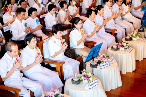 ภาพ No.197381:พิธีเจริญพระพุทธมนต์ ปฏิบัติธรรม มอบทุนการศึกษา ถวายสังฆทาน 108 วัด เพื่อถวายเป็นพุทธบูชา และขับเคลื่อนโครงการหมู่บ้านรักษาศีล 5 โดยคณะสงฆ์จังหวัดนนทบุรี คณะศิษยานุศิษย์วัดพระธรรมกาย โครงการธรรมยาตรา ปีที่ 13 ณ วัดตะเคียน อ.บางกรวย จ.นนทบุรี