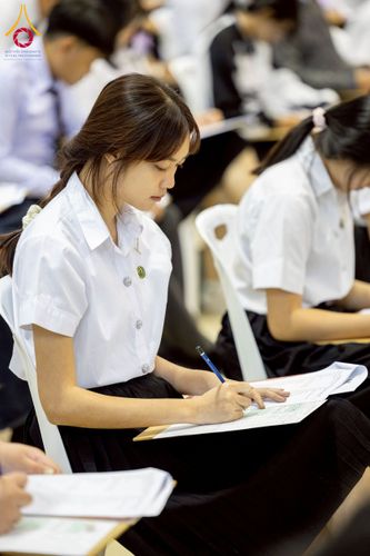 ภาพ No.273323:วันที่ 23 พฤศจิกายน พ.ศ. 2568 การสอบตอบปัญหาธรรมะ ทางก้าวหน้า "ระดับอุดมศึกษา" ณ ห้องแก้วสารพัดนึก 1 สภาธรรมกายสากล วัดพระธรรมกาย จ.ปทุมธานี