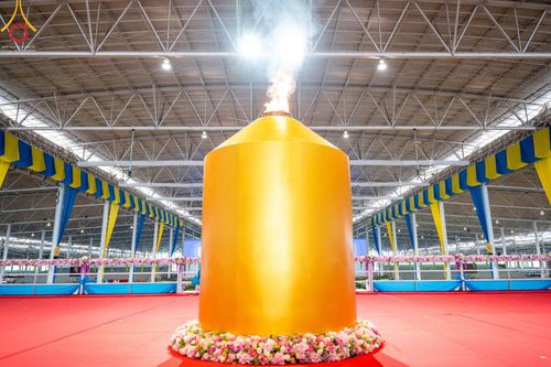 ภาพ No.86143:พิธีจุดเทียนใจ ไฟนิรันดร์ อนันตชัย วันอาทิตย์ที่ 20 สิงหาคม พ.ศ. 2566 ณ สภาธรรมกายสากล วัดพระธรรมกาย