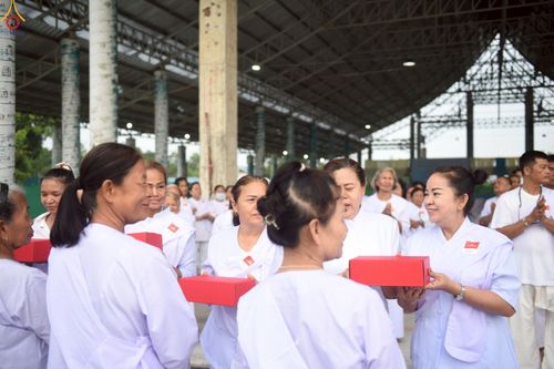 ภาพ No.249005:วันที่ 26-28 กันยายน พ.ศ. 2568 โครงการอบรมอุบาสกแก้ว อุบาสิกาแก้ว รุ่นที่ 3 ตัวแทนทอดกฐินสามัคคีทั่วไทย 30,000 วัด  ณ ศูนย์ปฏิบัติธรรมวิหารแดง อ.วิหารแดง จ.สระบุรี