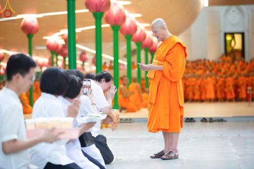 ภาพ No.162364:วันมหาปวารณาออกพรรษา วันพฤหัสบดีที่ 17 ตุลาคม พ.ศ. 2567 (ขึ้น 15 ค่ำ เดือน 11 ) ณ อุโบสถ วัดพระธรรมกาย