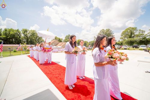 ภาพ No.234626:วันอาทิตย์ที่ 20 กรกฎาคม  พ.ศ.2568 พิธีทอดผ้าป่าภาคพื้นอเมริกา พิธีเจริญพระพุทธมนต์ ฉลองอาคารแก้วธรรมชัยรัตนอนันต์ วัดพระธรรมกายเทนเนสซี ประเทศสหรัฐอเมริกา