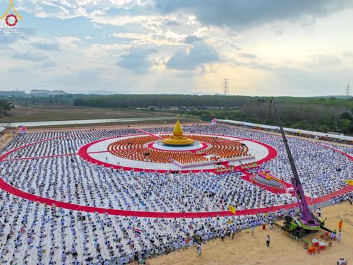 ภาพ No.129371:พิธีประดิษฐานพระบรมสารีริกธาตุ ณ มหารัตนะเจดีย์สิริปทุมสวรรค์ ศูนย์ปฏิบัติธรรมภาคใต้ อ.บางกล่ำ จ.สงขลา วันที่ 10 มีนาคม พ.ศ.2567