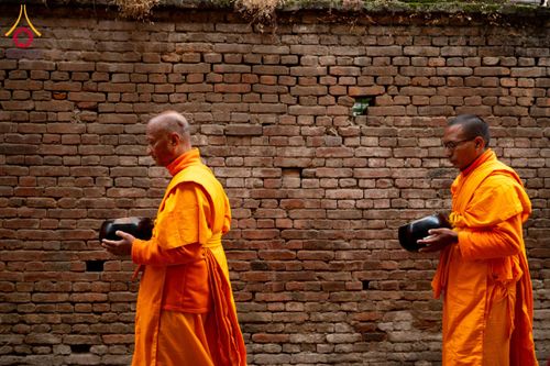 ภาพ No.132563:สามเณรเนปาล บิณฑบาต ย่านทาเมล เมืองกาฐมาณฑุ และเมืองปาฏัน ในโครงการบรรพชา 1,250 รูป ประเทศเนปาล วันที่ 20 มีนาคม พ.ศ. 2567