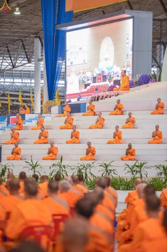 ภาพ No.236087:วันที่ 3 สิงหาคม พ.ศ. 2568 พิธีบูชาข้าวพระ ณ สภาธรรมกายสากล วัดพระธรรมกาย