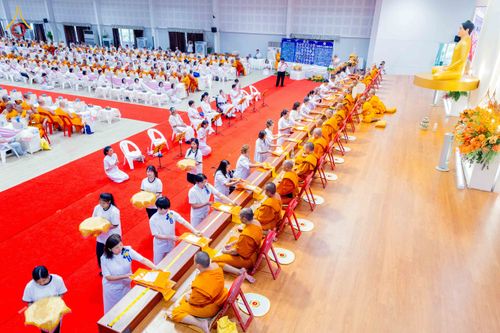ภาพ No.342696:วันเสาร์ที่ 8 สิงหาคม พ.ศ. 2569  พิธีทักษิณานุปทาน แด่บรรพชนตระกูลผ่องสวัสดิ์และหมู่ญาติที่ล่วงลับไปแล้ว ครั้งที่ 21 ณ พระมหาเจดีย์ทัตตชีโว ศูนย์อบรมเยาวชนกาญจนบุรี