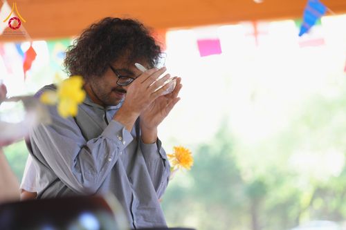 ภาพ No.321615:วันอาทิตย์ที่ 12 เมษายน พ.ศ.2569 กิจกรรมงานบุญวันสงกรานต์ (ตักบาตร ขอขมาพ่อแม่ สรงน้ำพระ รดน้ำขอพร) ณ วัดพระธรรมกายจอร์เจีย ประเทศสหรัฐอเมริกา