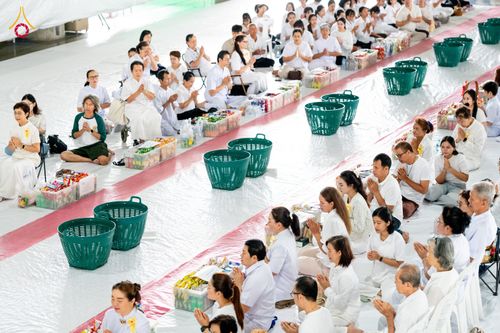 ภาพ No.336065:วันที่ 20 มิถุนายน พ.ศ. 2569 พิธีตักบาตรฉลองพระใหม่ โครงการอุปสมบทธรรมทายาทอุดมศึกษา รุ่นที่ 53