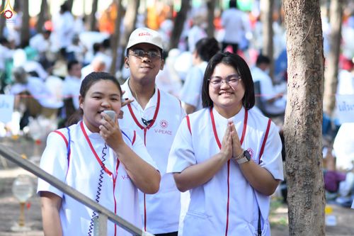 ภาพ No.301402:ภาพเบื้องหลังอาสาสมัครรวมใจ ชุดที่ 4 ในโครงการธรรมยาตรา กตัญญูบูชา มหาปูชนียาจารย์ พระมงคลเทพมุนี(สด จนฺทสโร) พระผู้ปราบมาร อนุสรณ์สถาน 7 แห่ง ปีที่ 14