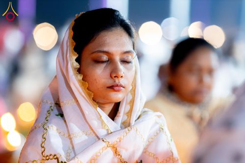 ภาพ No.283798:วันที่ 6-7 ธันวาคม พ.ศ. 2568  พิธีรับมอบหนังสือแสดงเจตจำนงถวายสิทธิครอบครองและใช้ประโยชน์วัดสันติวัน เมืองนาคปูร์  พิธีจุดโคมประทีปถวายเป็นพุทธบูชา และอุทิศบุญกุศลแด่ ดร.บี.อาร์. อัมเบดการ์  พิธีบูชาข้าวพระถ่ายทอดสดจากประเทศไทย