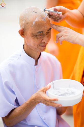 ภาพ No.330571:วันที่ 30 พฤษภาคม พ.ศ.2569 พิธีตัดปอยผมและปลงผม อุบาสกอุปสมบทอุทิศชีวิต 11 ท่าน (ภาพชุดที่ 2) ณ โบสถ์พระไตรปิฎก วัดพระธรรมกาย จังหวัดปทุมธานี