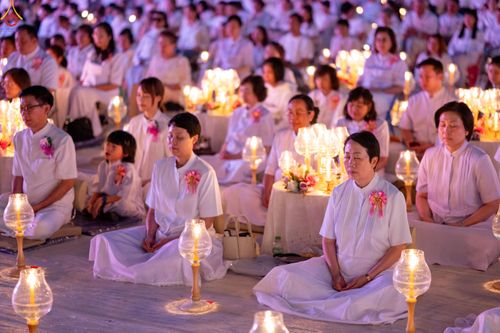 ภาพ No.292145:วันที่ 10 มกราคม พ.ศ. 2569 พิธีจุดประทีปถวายเป็นพุทธบูชา และบูชาธรรมมหาปูชนียาจารย์  ณ อนุสรณ์สถานคลองบางนางแท่น อ.สามพราน จ.นครปฐม ในโครงการธรรมยาตรา กตัญญูบูชา มหาปูชนียาจารย์ พระมงคลเทพมุนี(สด จนฺทสโร) พระผู้ปราบมาร อนุสรณ์สถาน 7 แห่ง ปีที่ 14