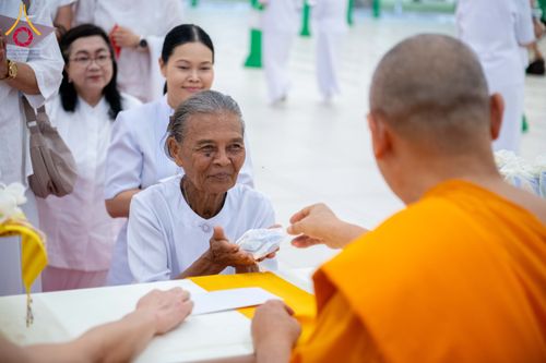 ภาพ No.309046:วันอาทิตย์ที่ 8 กุมภาพันธ์ พ.ศ. 2569  พิธีต้อนรับพระบัญชาสมเด็จพระสังฆราช แต่งตั้ง  “พระครูปลัดรัตนวีรวัฒน์” (รังสฤษดิ์ อิทฺธิจินฺตโก) เจ้าอาวาสวัดพระธรรมกาย ให้ดำรงตำแหน่ง “ที่ปรึกษาเจ้าคณะจังหวัดปทุมธานี”