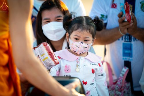 ภาพ No.68760:พิธีตักบาตรฉลองพระใหม่ วันที่ 1 มกราคม พ.ศ. 2566 ณ วัดพระธรรมกาย จ.ปทุมธานี