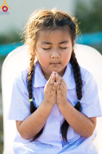 ภาพ No.106203:พิธีต้อนรับพระธรรมยาตรา ชุด 2 ในโครงการธรรมยาตรากตัญญูบูชา มหาปูชนียาจารย์  พระมงคลเทพมุนี(สด จนฺทสโร) พระผู้ปราบมาร  อนุสรณ์สถาน 7 แห่ง ปีที่ 12  วันที่ 3 มกราคม พ.ศ. 2567  ณ อนุสรณ์สถานโลตัสแลนด์ จ.สุพรรณบุรี